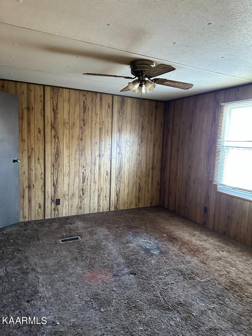 525 South 35th Street Middlesboro, KY 40965 - Photo 2 of 7 2525