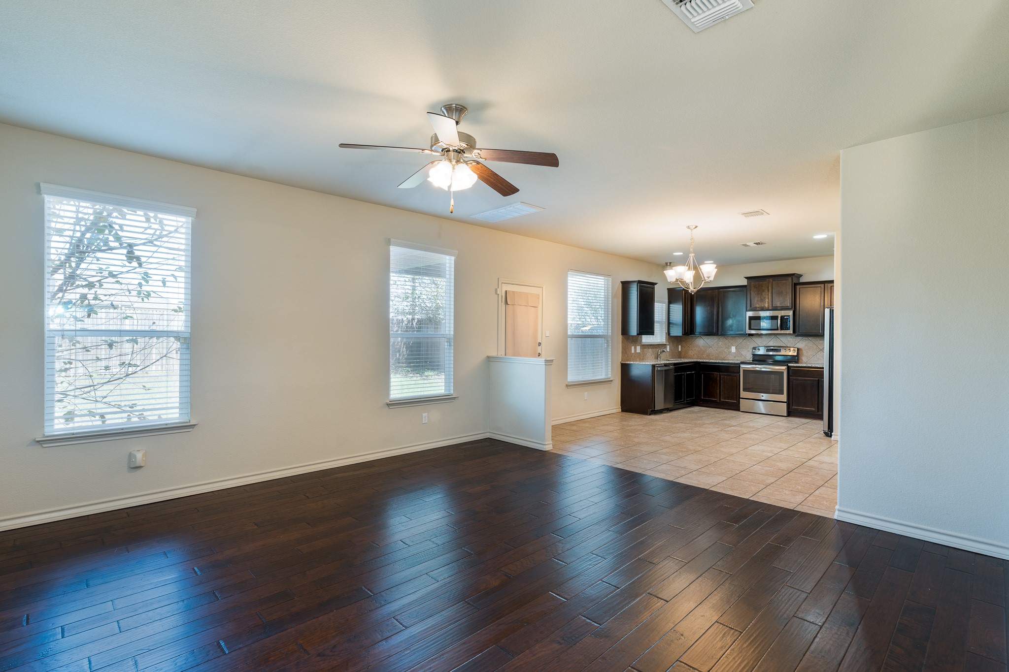 201 Geode Lane Jarrell, TX 76537 - Photo 3 of 17 Gallery Image 3