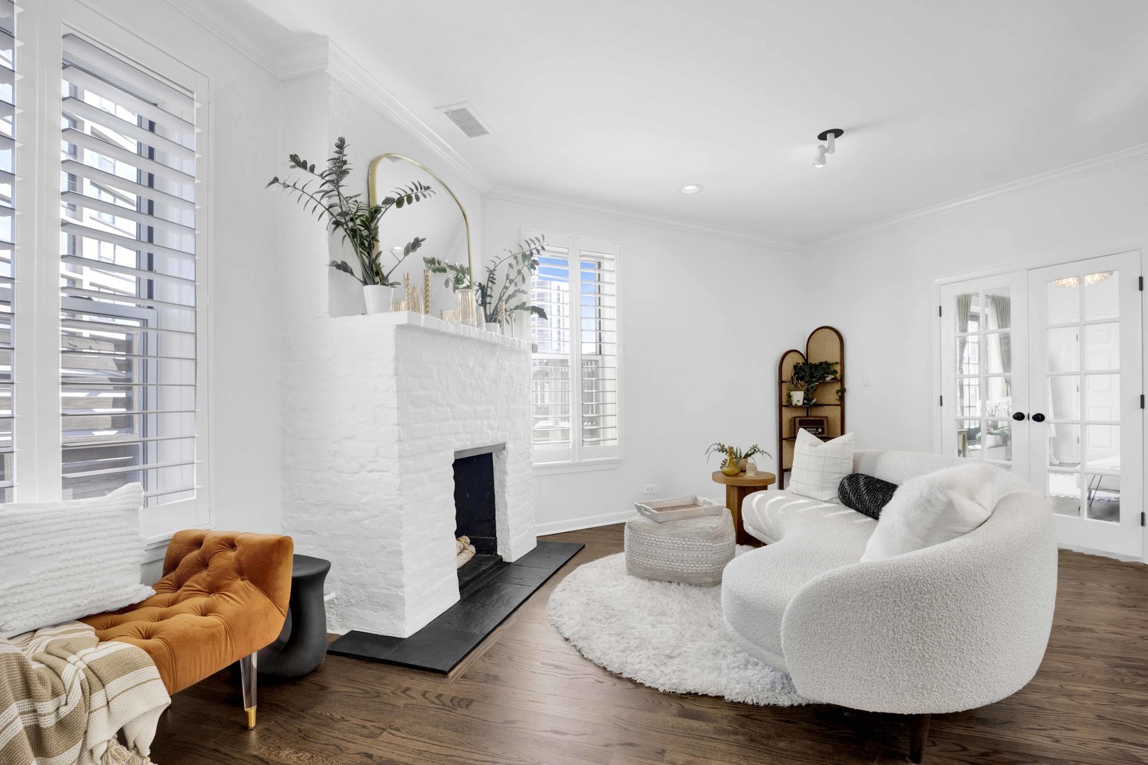 223 West Wisconsin Street, Unit 3A Chicago, IL 60614 - Photo 14 of 27 a living room with furniture and a fireplace