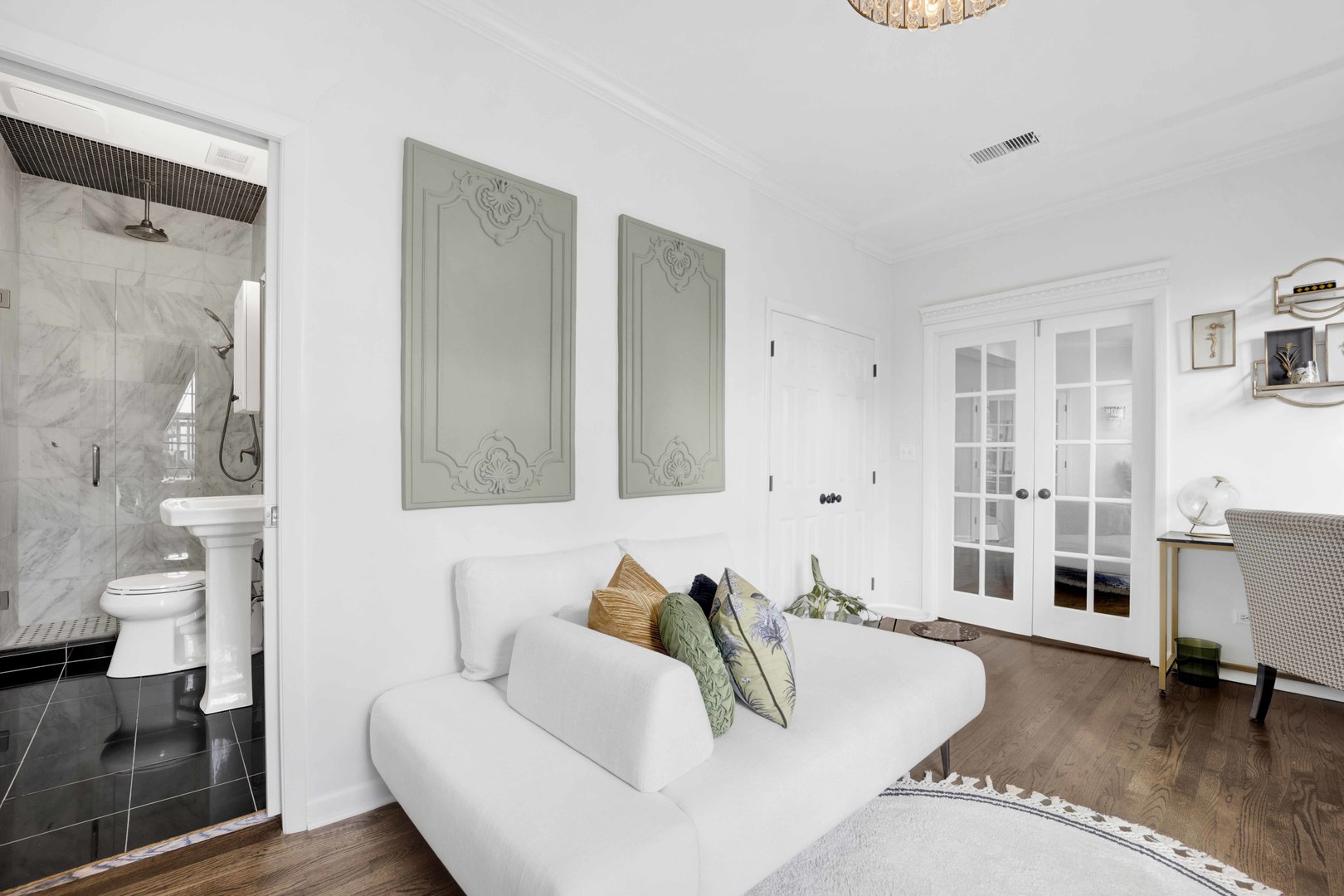 223 West Wisconsin Street, Unit 3A Chicago, IL 60614 - Photo 20 of 27 a living room with furniture and a couch