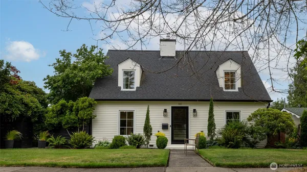 $865,000 | 823 H Street, Centralia, WA 98531