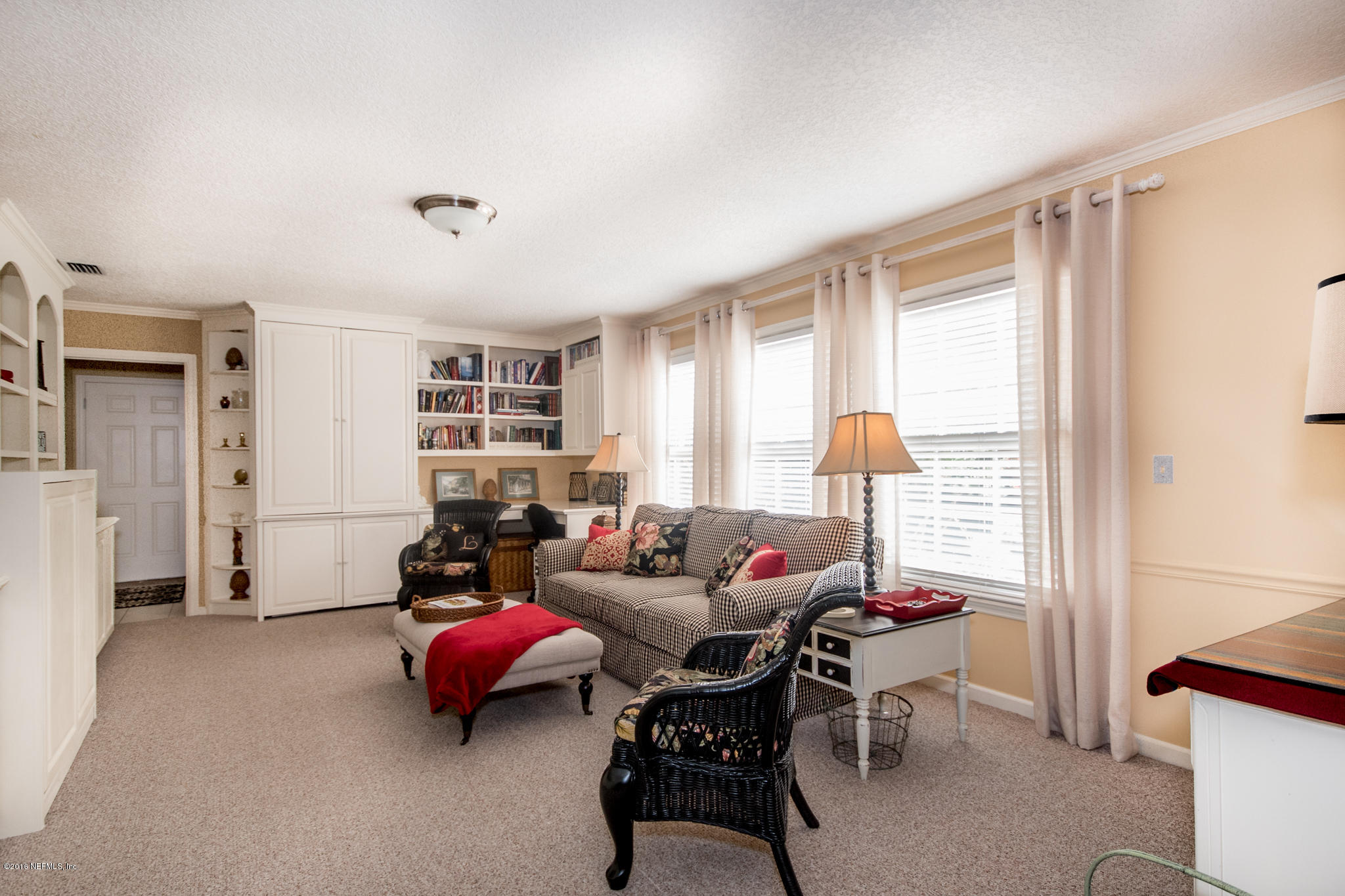 9425 Conifer Road Jacksonville, FL 32257 - Photo 24 of 46 Family Room
