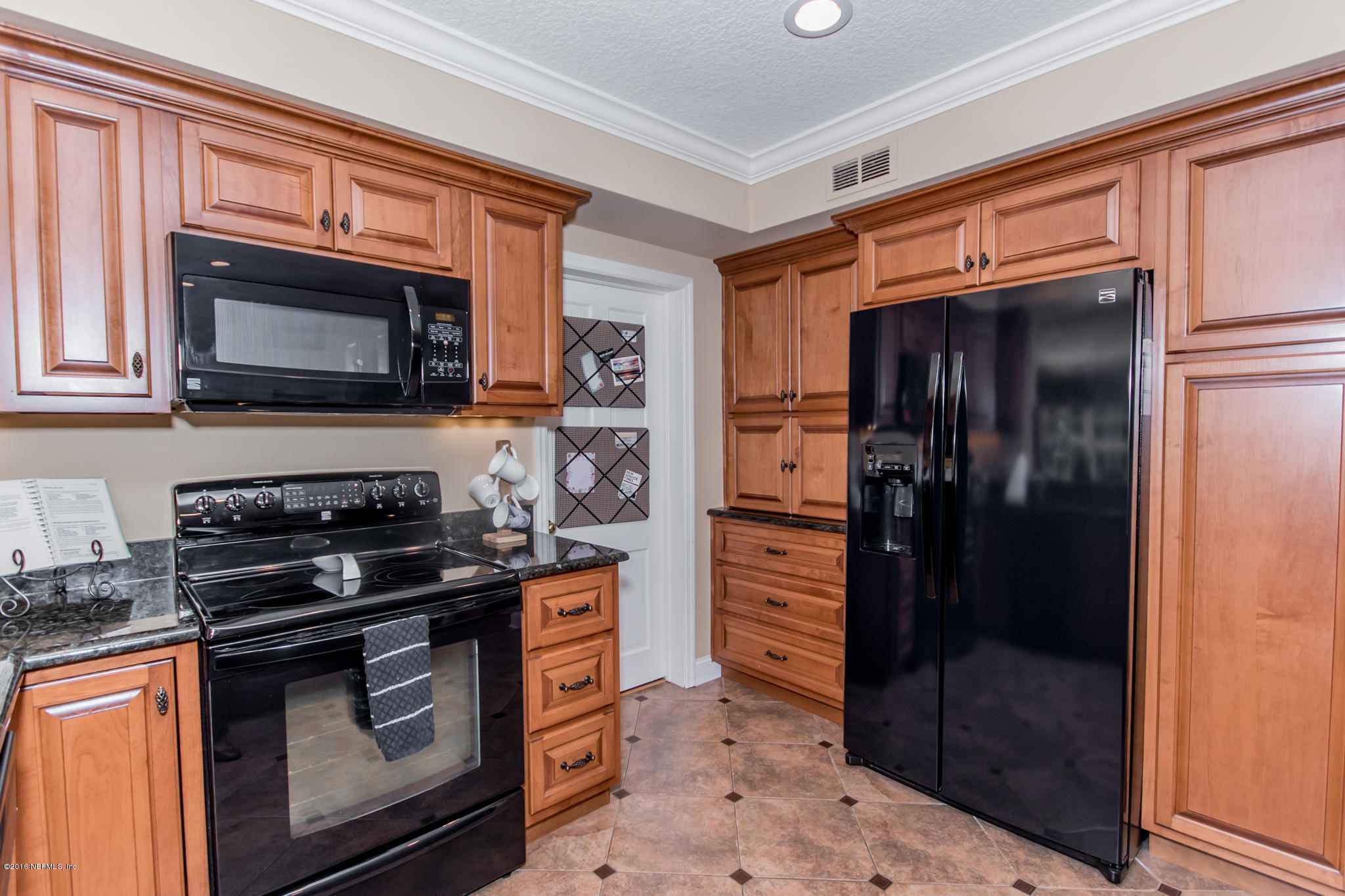 9425 Conifer Road Jacksonville, FL 32257 - Photo 8 of 46 Kitchen