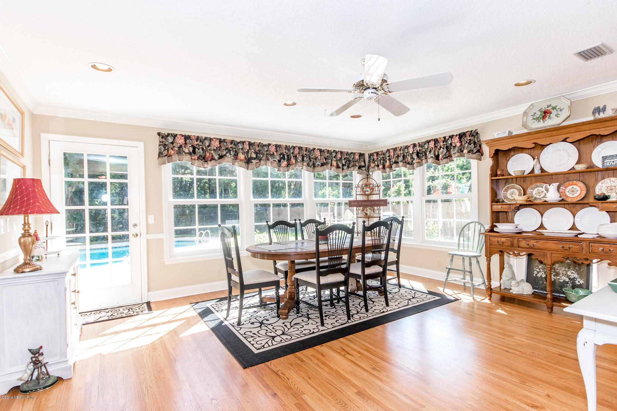 9425 Conifer Road Jacksonville, FL 32257 - Photo 9 of 46 Casual Dining