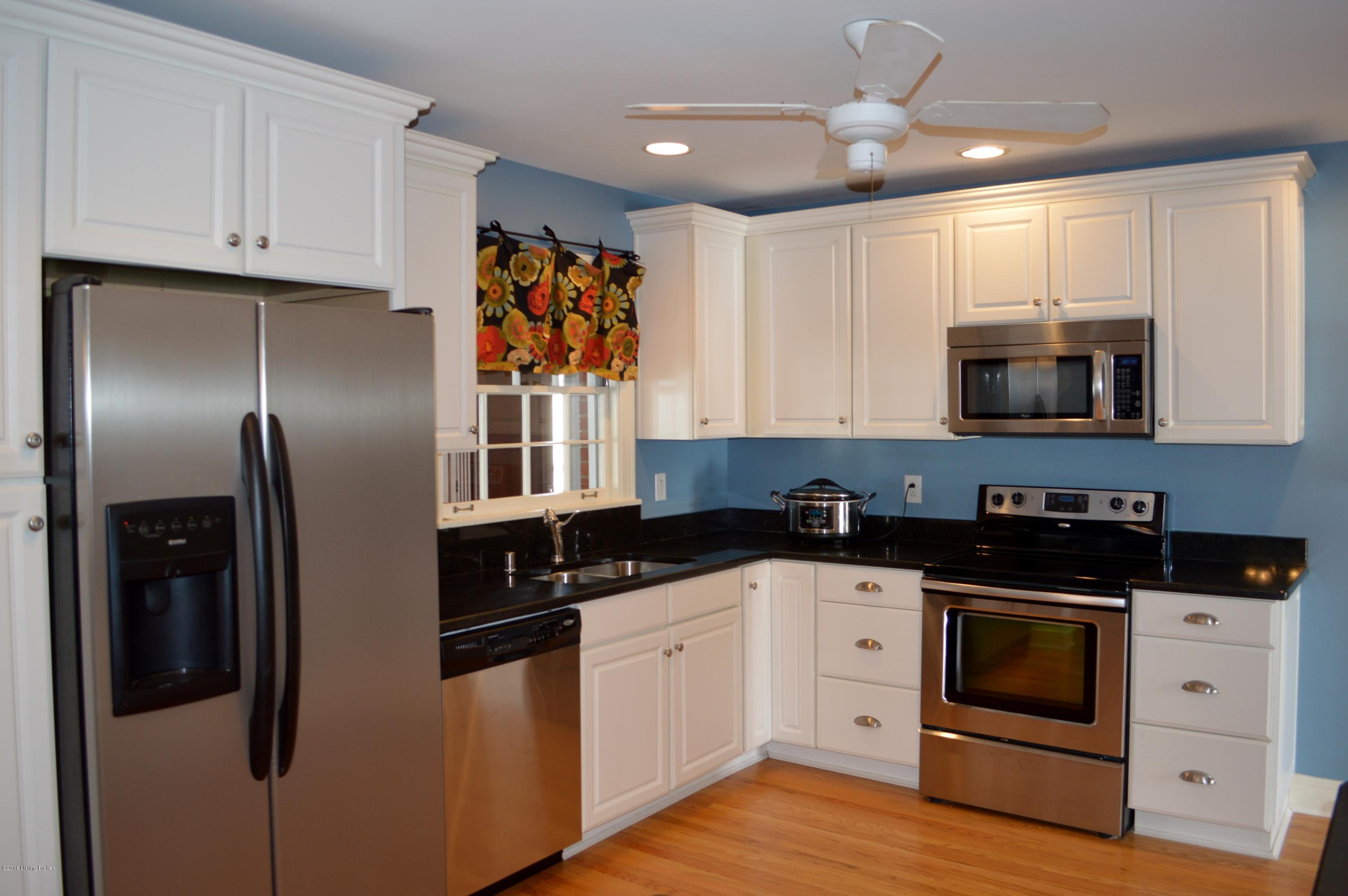 909 Perryman Road Louisville, KY 40207 - Photo 6 of 22 Gorgeous renovated Kitchen!