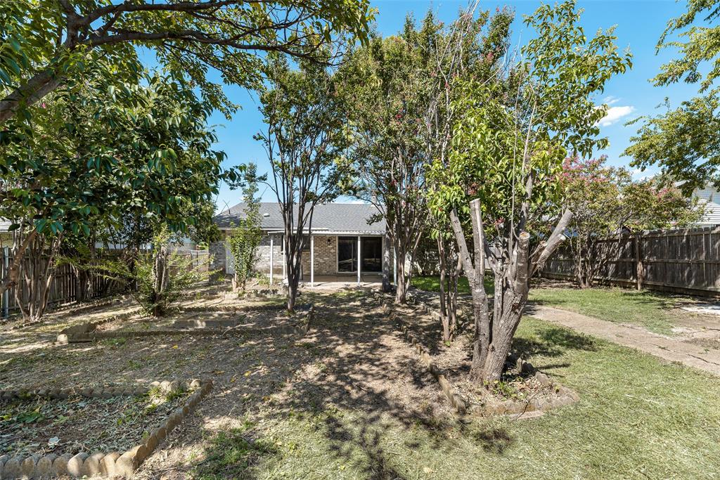 2002 Rose Hill Road Carrollton, TX 75007 - Photo 31 of 34