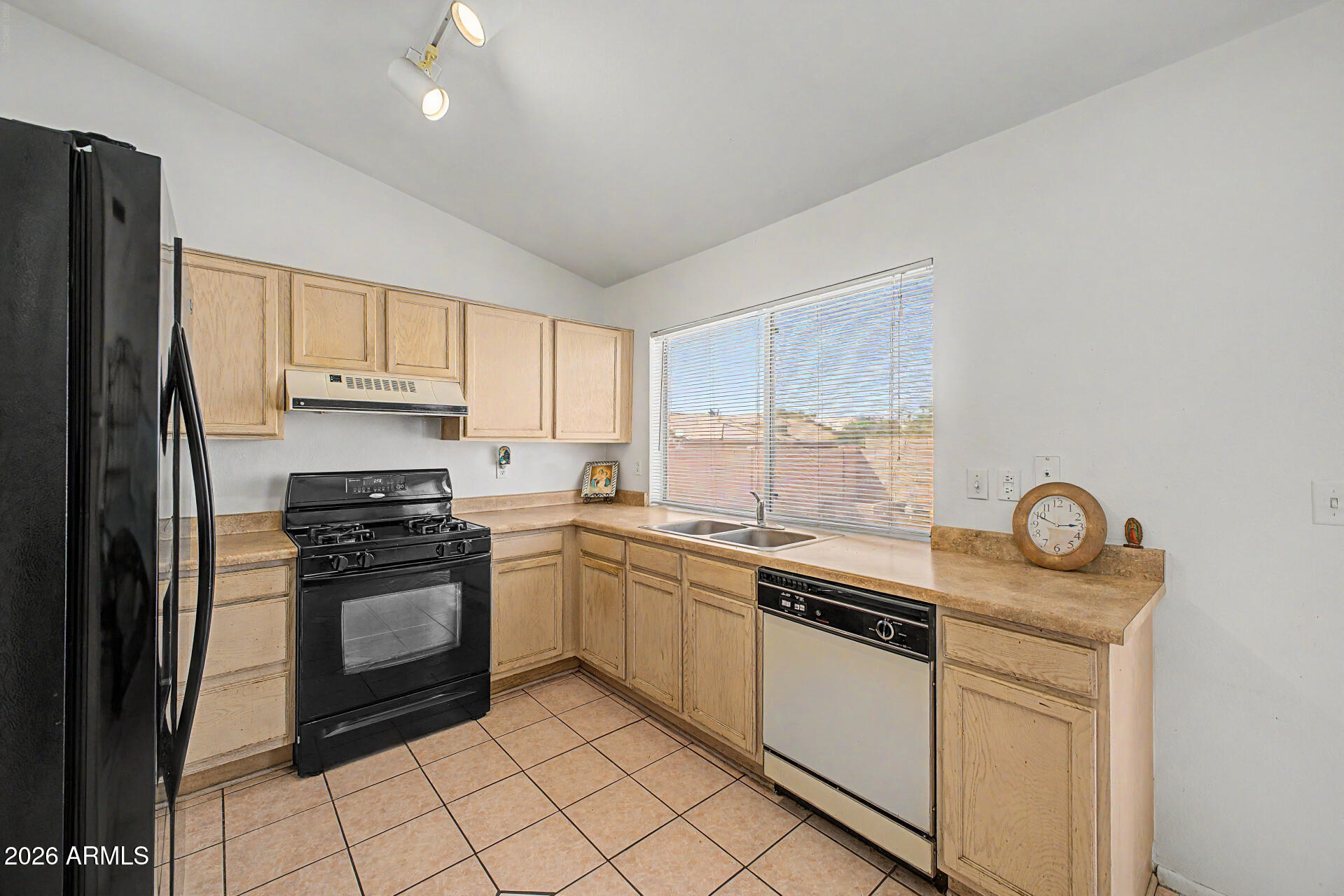 1702 East Fremont Road Phoenix, AZ 85042 - Photo 10 of 21 13 - Fremont