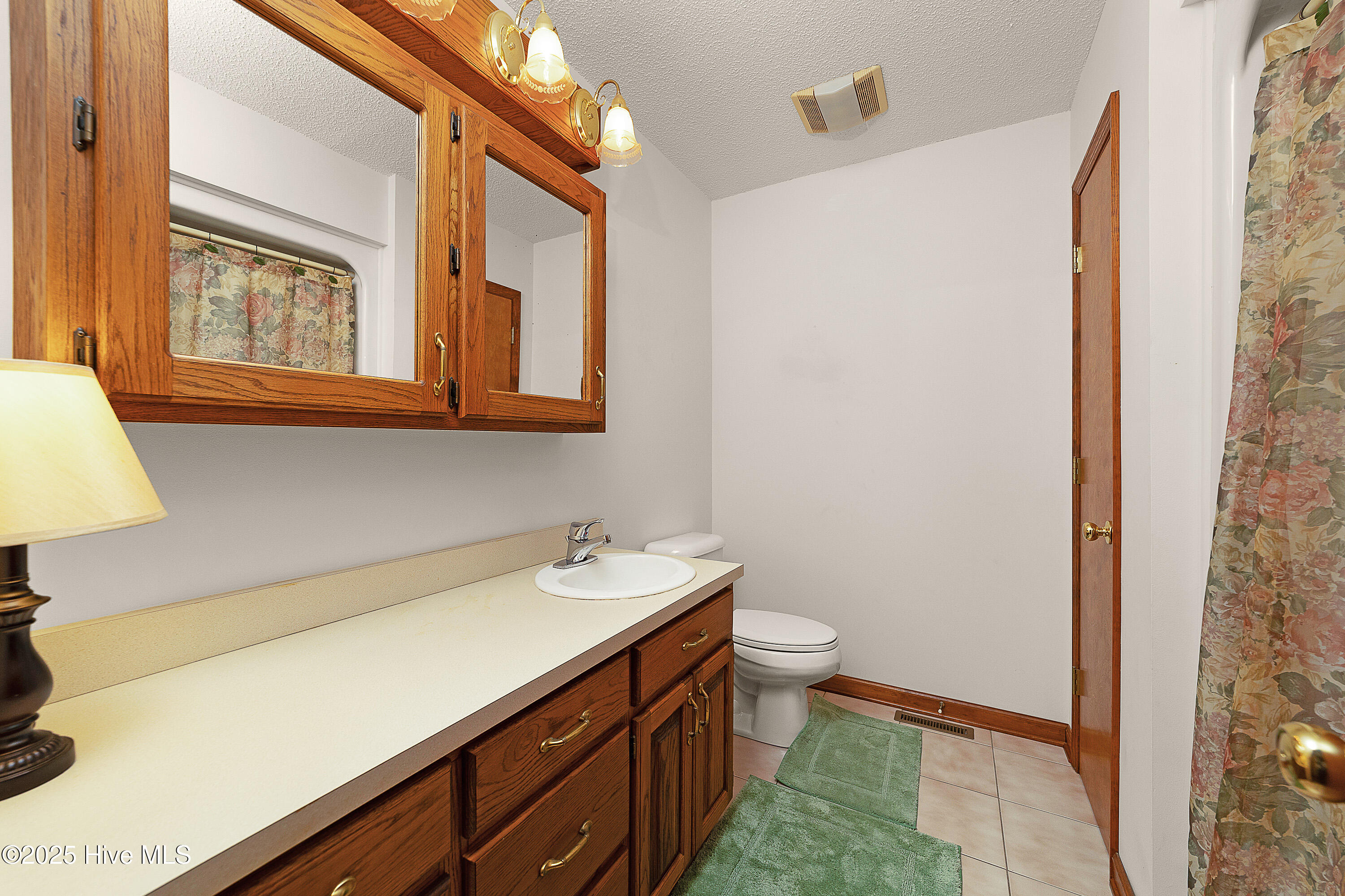 610 State Camp Road Vanceboro, NC 28586 - Photo 14 of 37 Second Bathroom