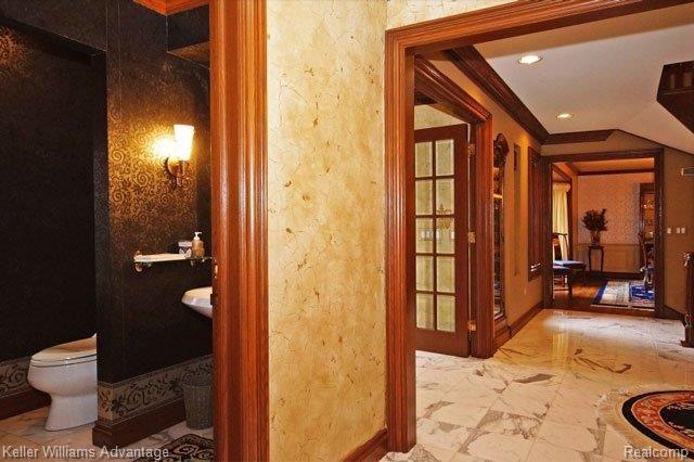 5928 Southgate Road Rochester, MI 48306 - Photo 7 of 24 7.jpg