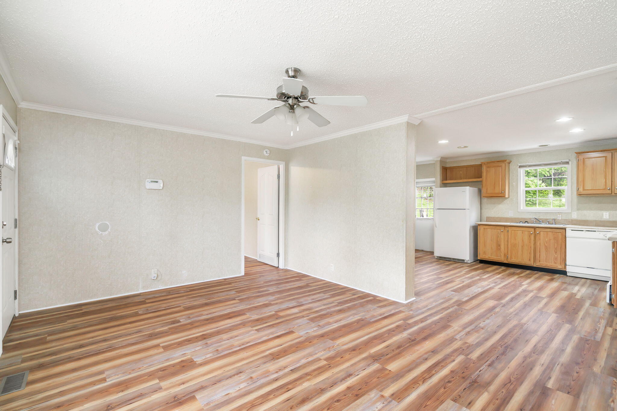 401 Meadow View Road Knoxville, TN 37914 - Photo 4 of 28 9-web-or-mls-401 Meadow View Road-10