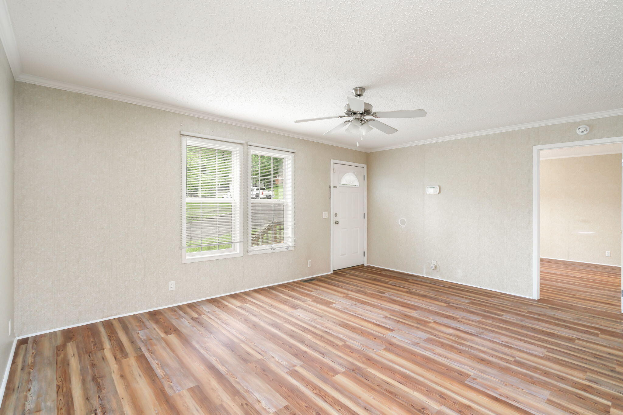401 Meadow View Road Knoxville, TN 37914 - Photo 7 of 28 8-web-or-mls-401 Meadow View Road-9