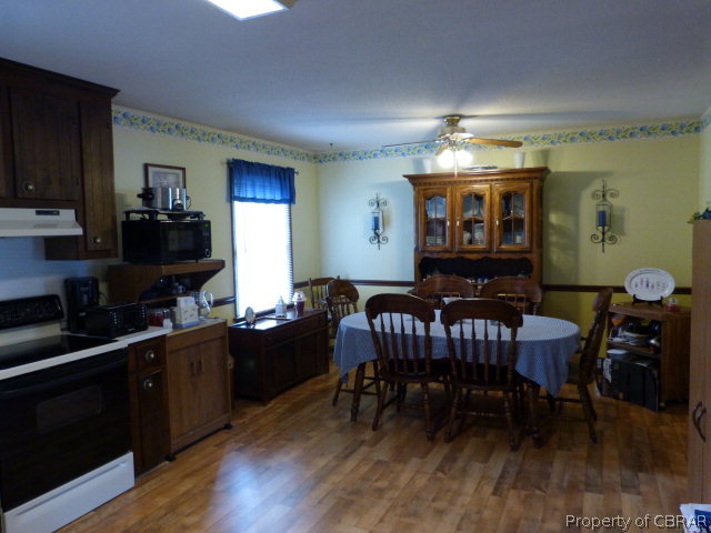 7785 Ark Road Gloucester, VA 23061 - Photo 9 of 14 Dining Area