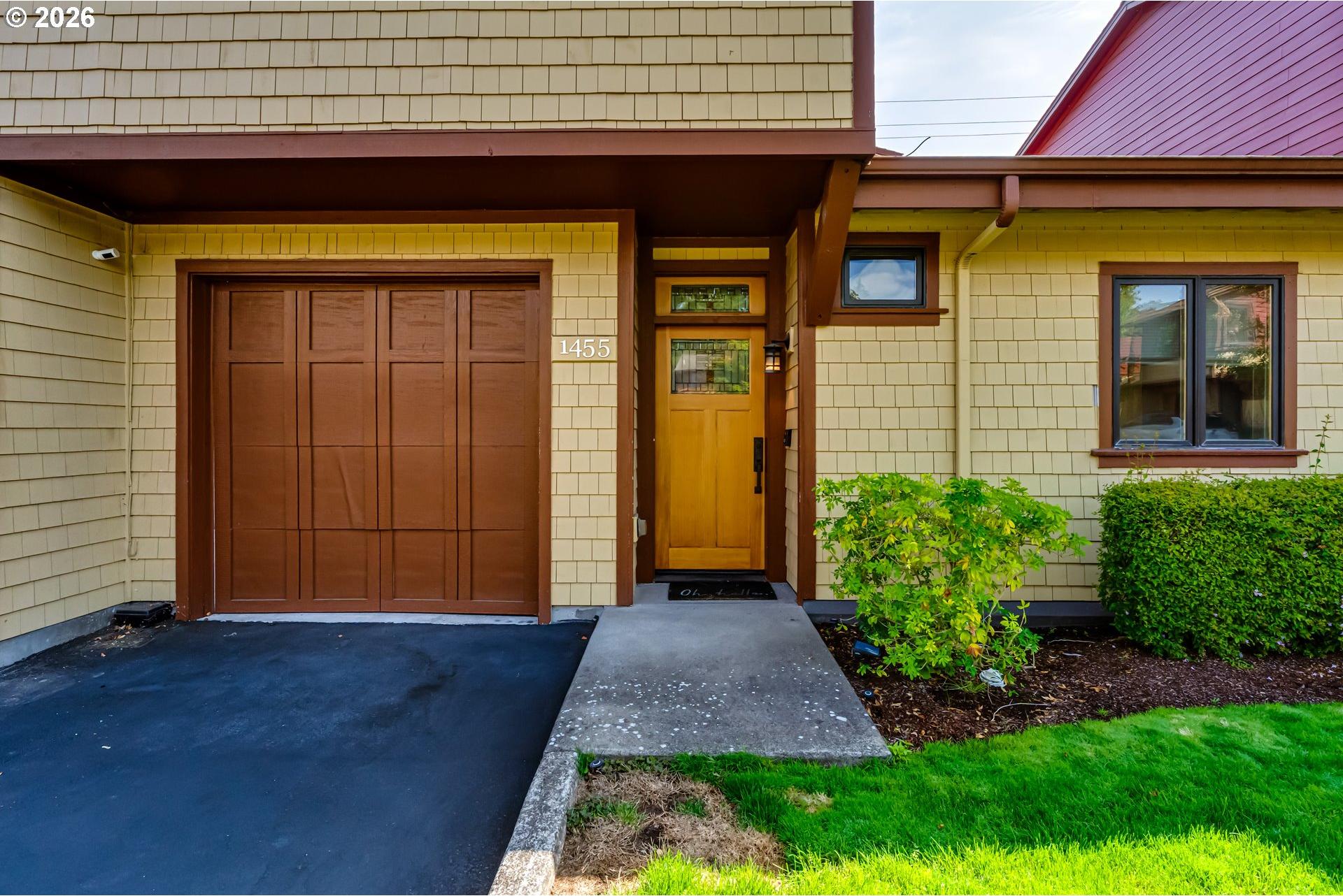1455 Perdue Loop Eugene, OR 97401 - Photo 3 of 31 Gallery Image 3