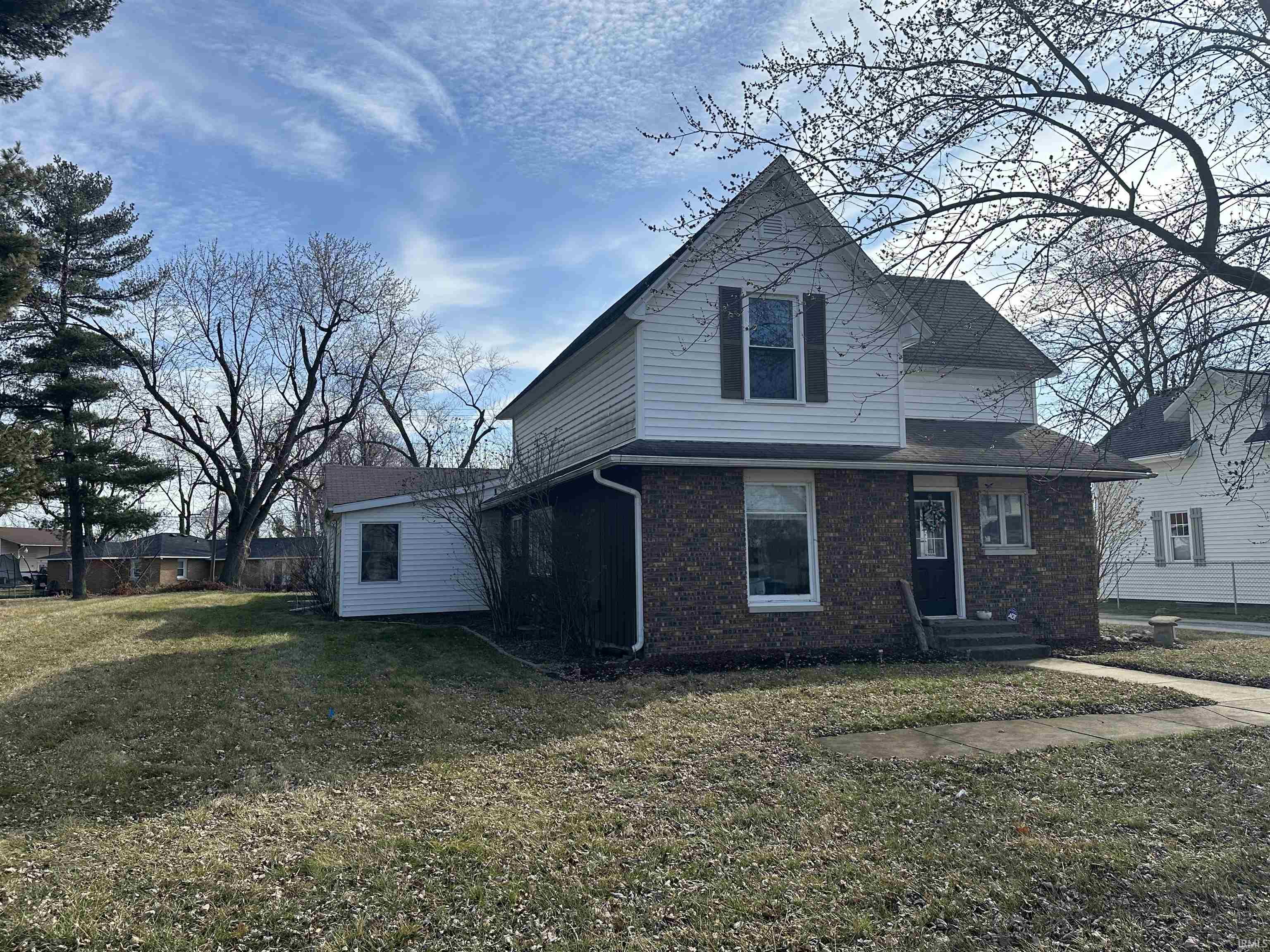 622 North Riverside Boulevard Goshen, IN 46528 - Photo 2 of 22