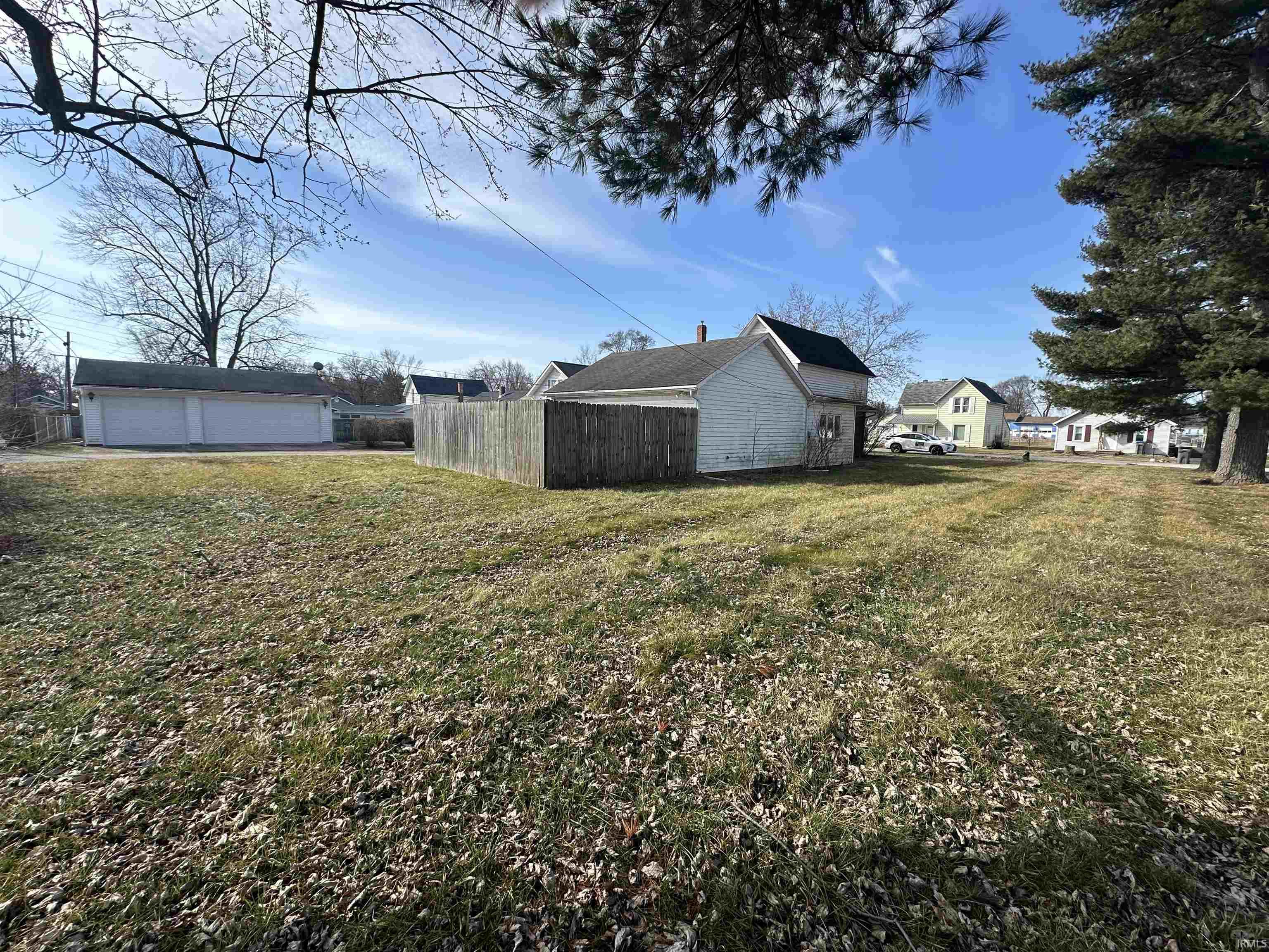 622 North Riverside Boulevard Goshen, IN 46528 - Photo 4 of 22