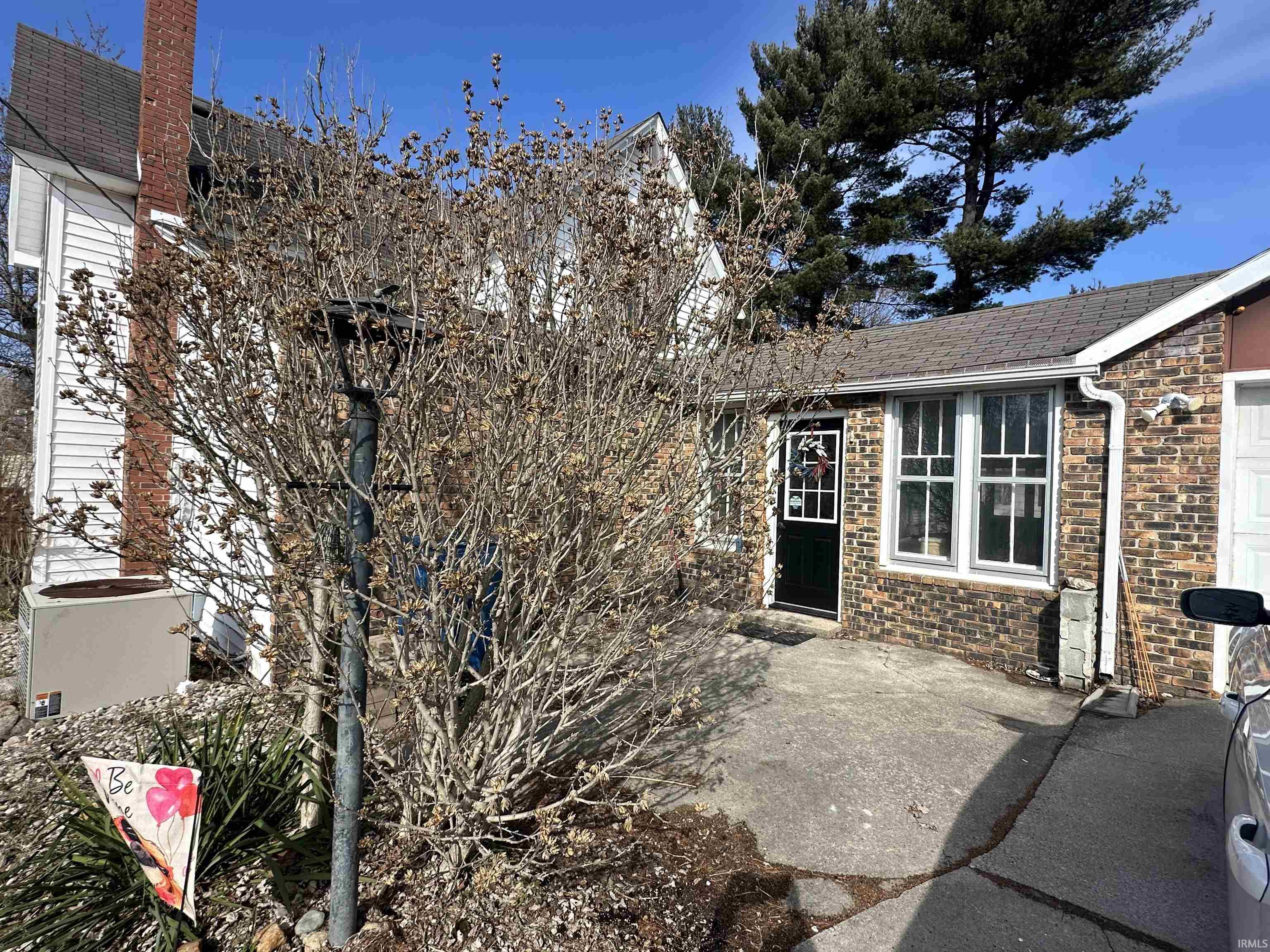 622 North Riverside Boulevard Goshen, IN 46528 - Photo 7 of 22