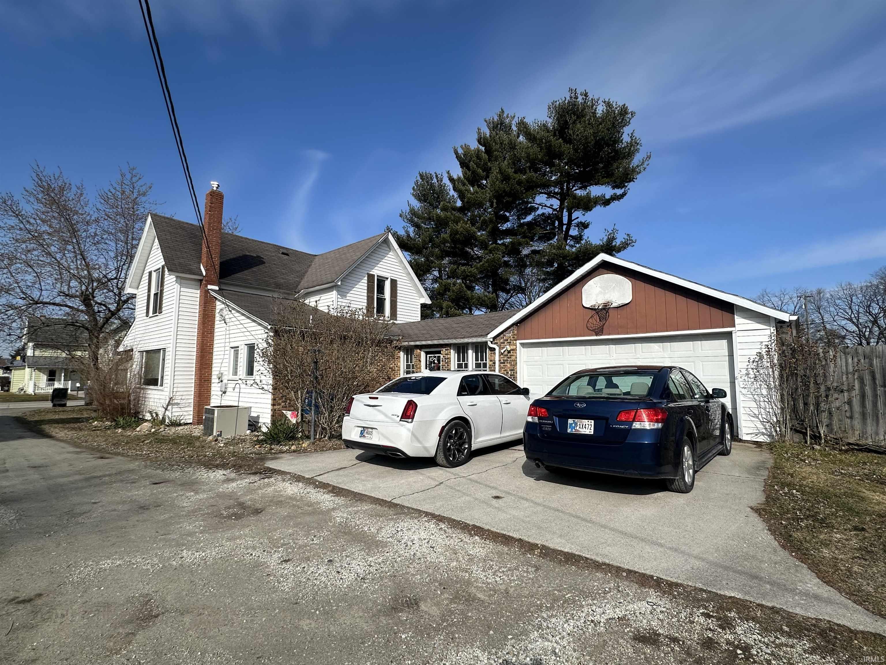 622 North Riverside Boulevard Goshen, IN 46528 - Photo 8 of 22