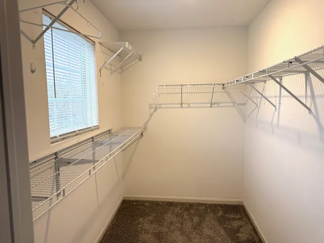 $2,600 | 2279 Reflections Drive, Aurora, IL 60502