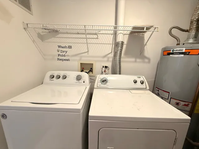 $2,600 | 2279 Reflections Drive, Aurora, IL 60502