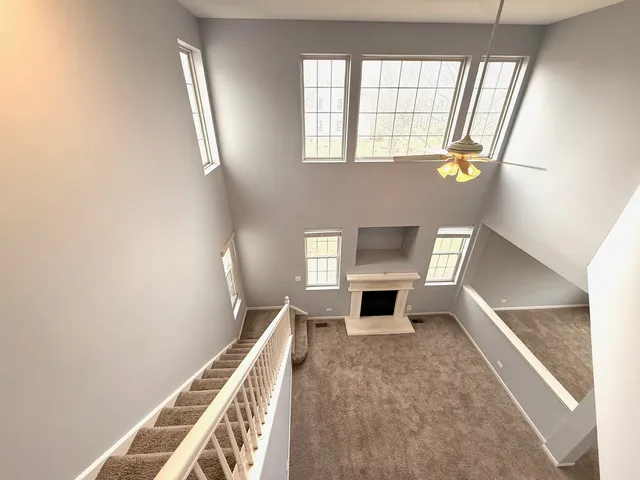 $2,600 | 2279 Reflections Drive, Aurora, IL 60502