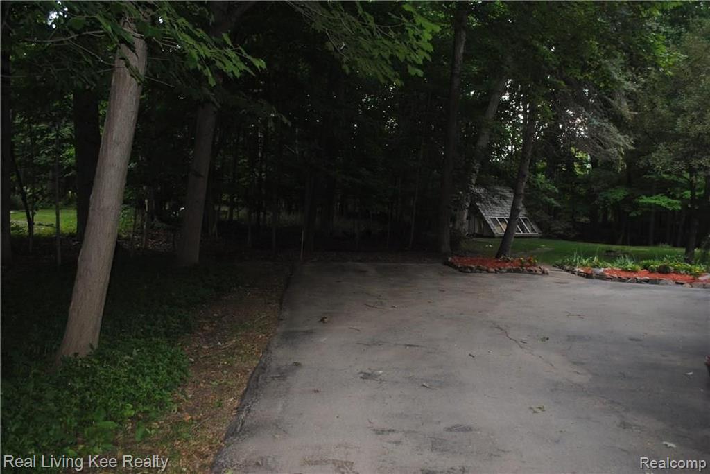 216 Wimberly Drive Rochester Hills, MI 48306 - Photo 36 of 40