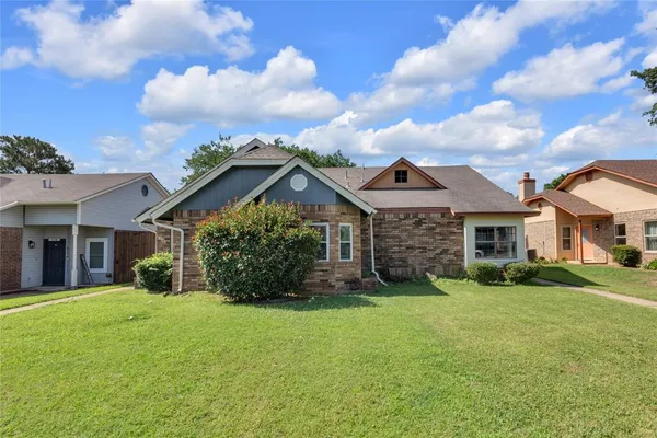 $300,000 | 613 Canterbury Street, Euless, TX 76039