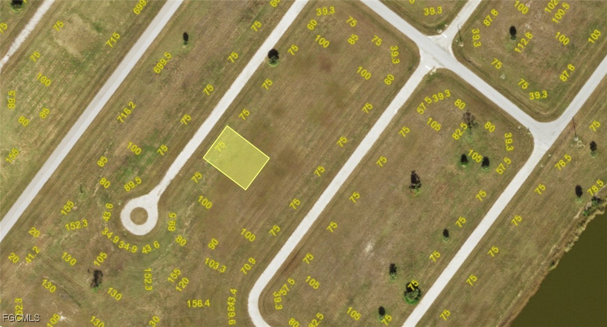 10 Yucca Lane Placida, FL 33946 - Photo 2 of 26 a bathroom with a mirror