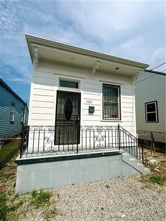 $1,750 | 1733 Touro Street, New Orleans, LA 70116