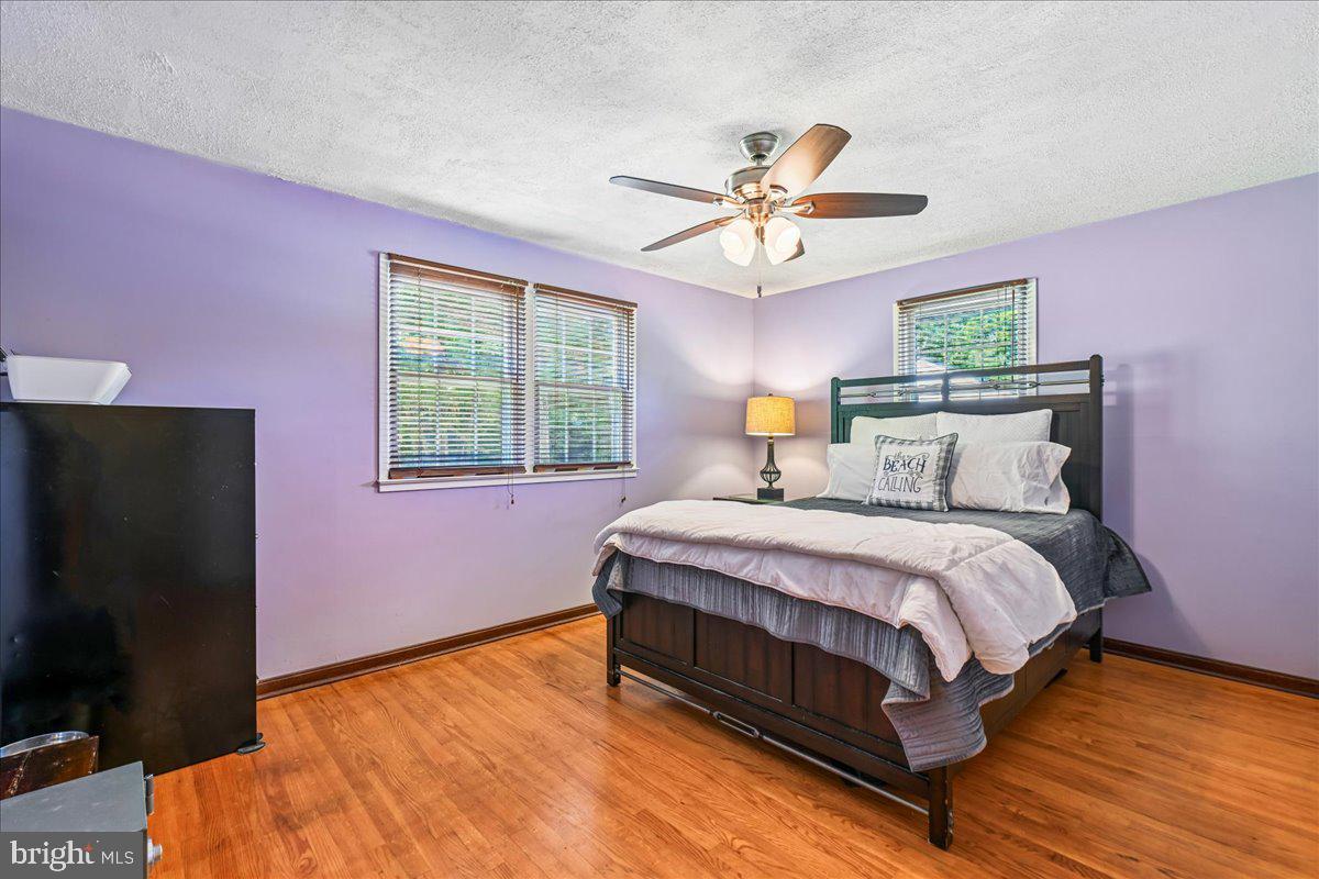 5643 Inverchapel Road Springfield, VA 22151 - Photo 27 of 65 Primary bedroom