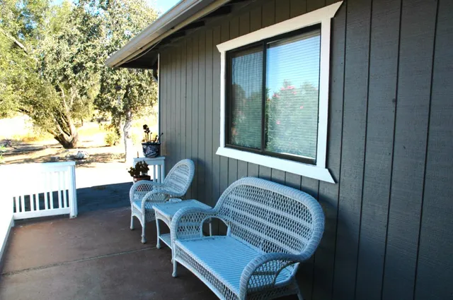 a view of the house front of house