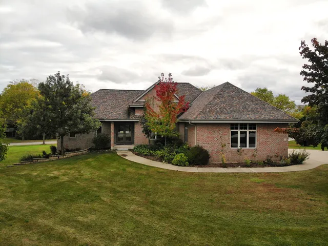 $819,000 | 4707 Jenna Court, Franklin, WI 53132