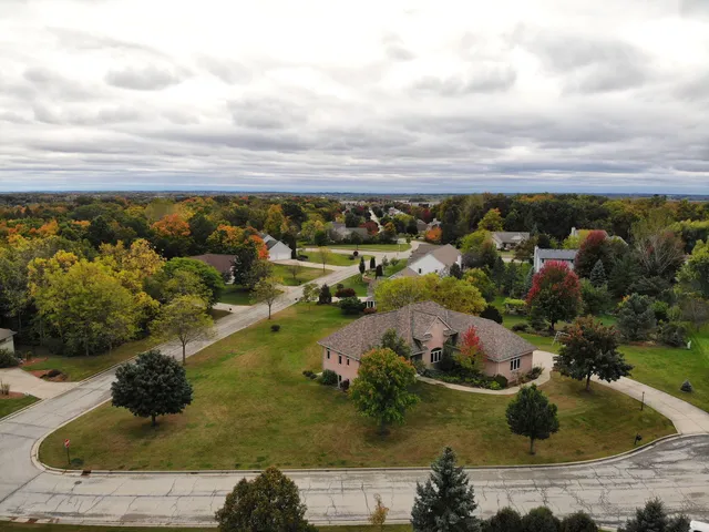 $819,000 | 4707 Jenna Court, Franklin, WI 53132