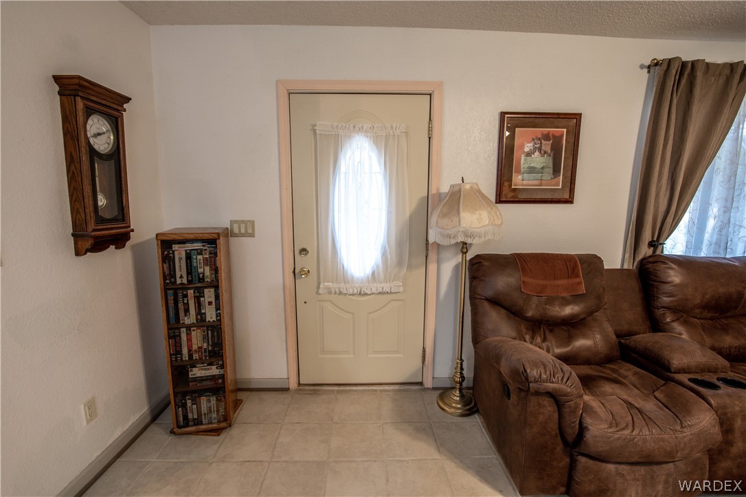 3261 Kelvin Road Golden Valley, AZ 86413 - Photo 3 of 18