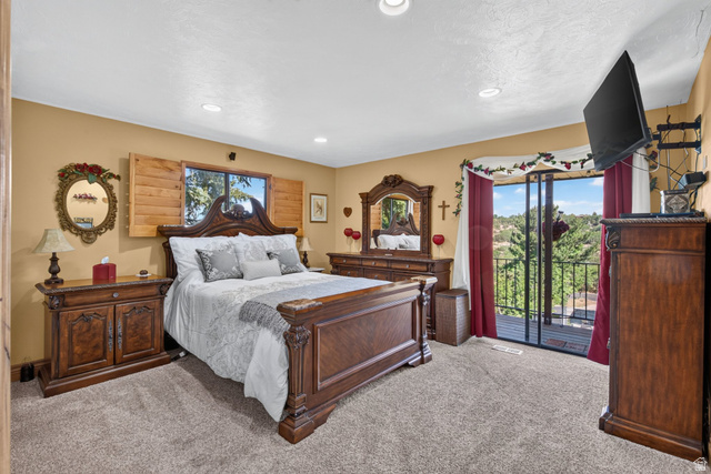 10703 South 2340 East Sandy, UT 84092 - Photo 13 of 54