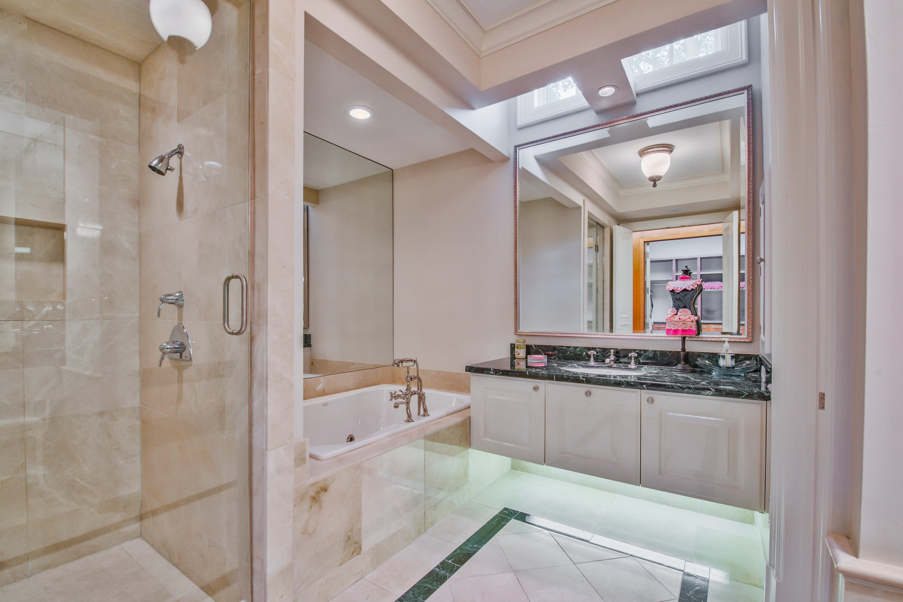 200 Aspen Road Birmingham, MI 48009 - Photo 31 of 34 46-200 Aspen Rd-46