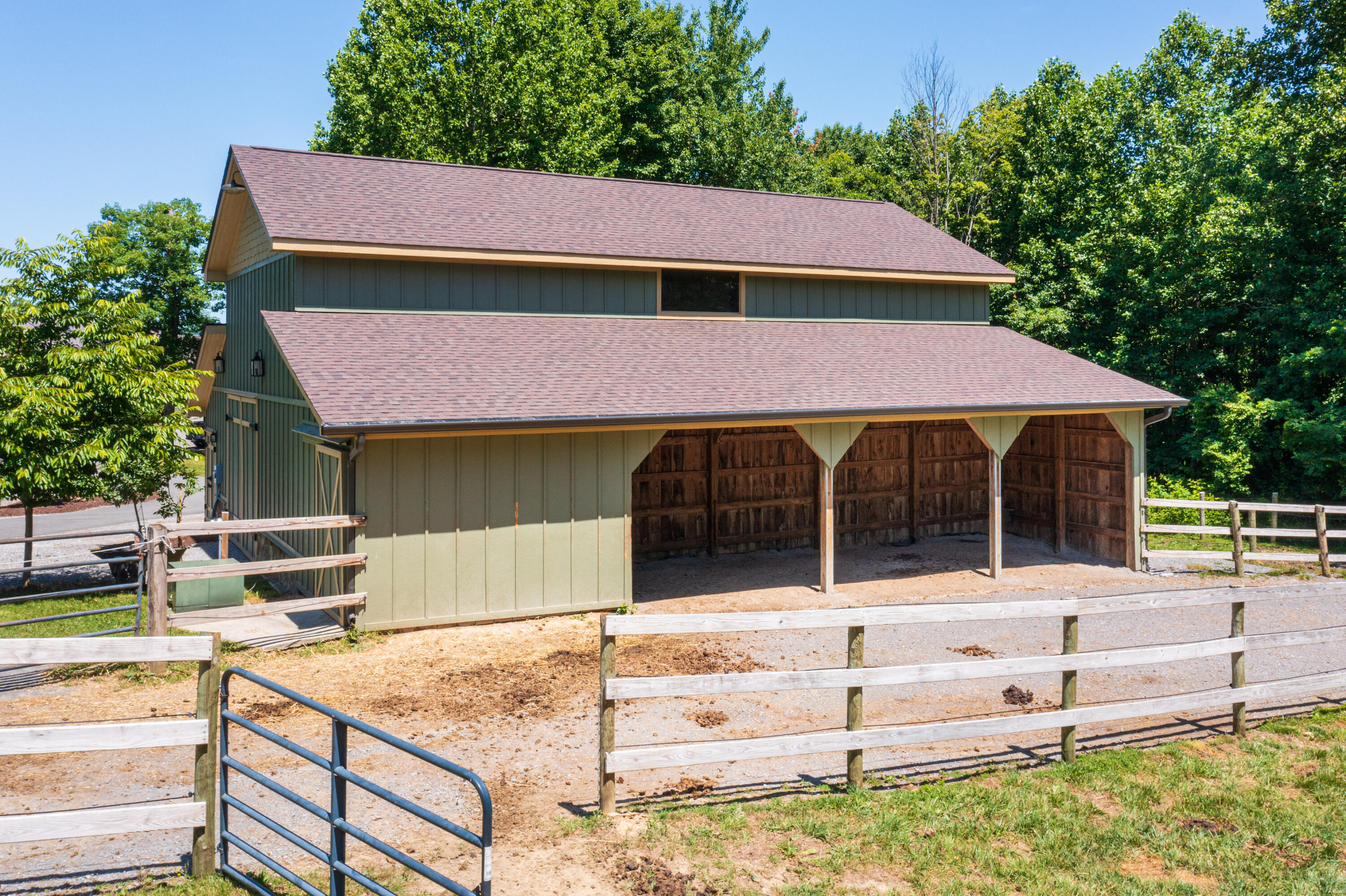 1274 Roaring Creek Road Dunlap, TN 37327 - Photo 6 of 81 2022_06_June_1274_Roaring_Creek_Rd_0006