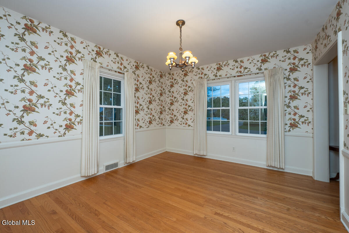 21 Douglas Road Bethlehem, NY 12054 - Photo 10 of 26 DSC_7872