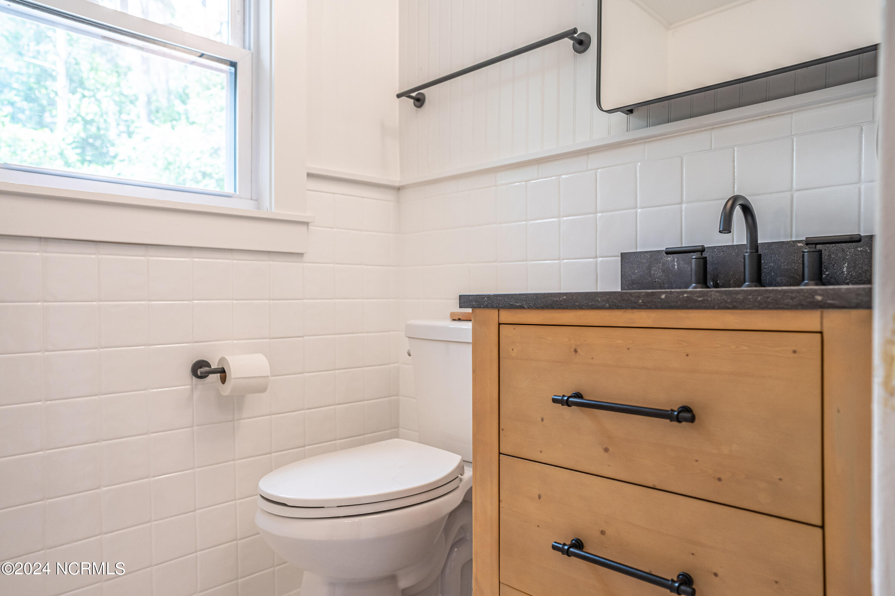 440 South Ridge Street Southern Pines, NC 28387 - Photo 17 of 39 Bathroom