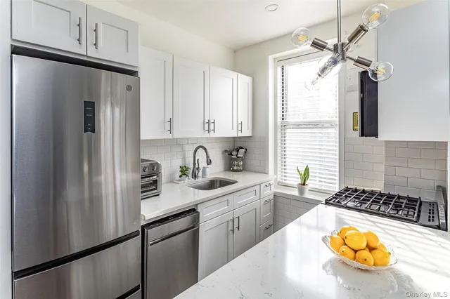 $375,000 | 5 Midland Gardens, Unit 2H, Bronxville, NY 10708