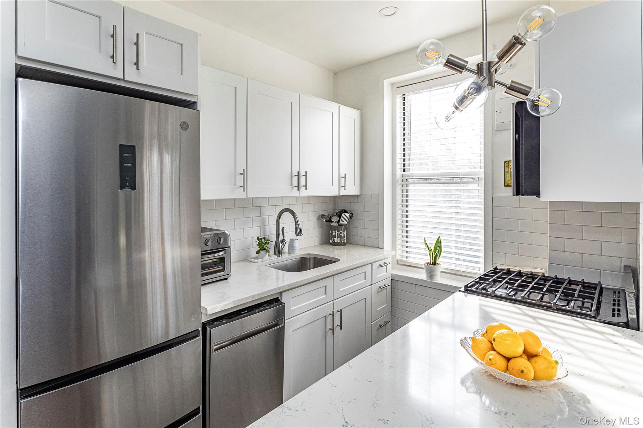 5 Midland Gardens, Unit 2H Bronxville, NY 10708 - Photo 5 of 14