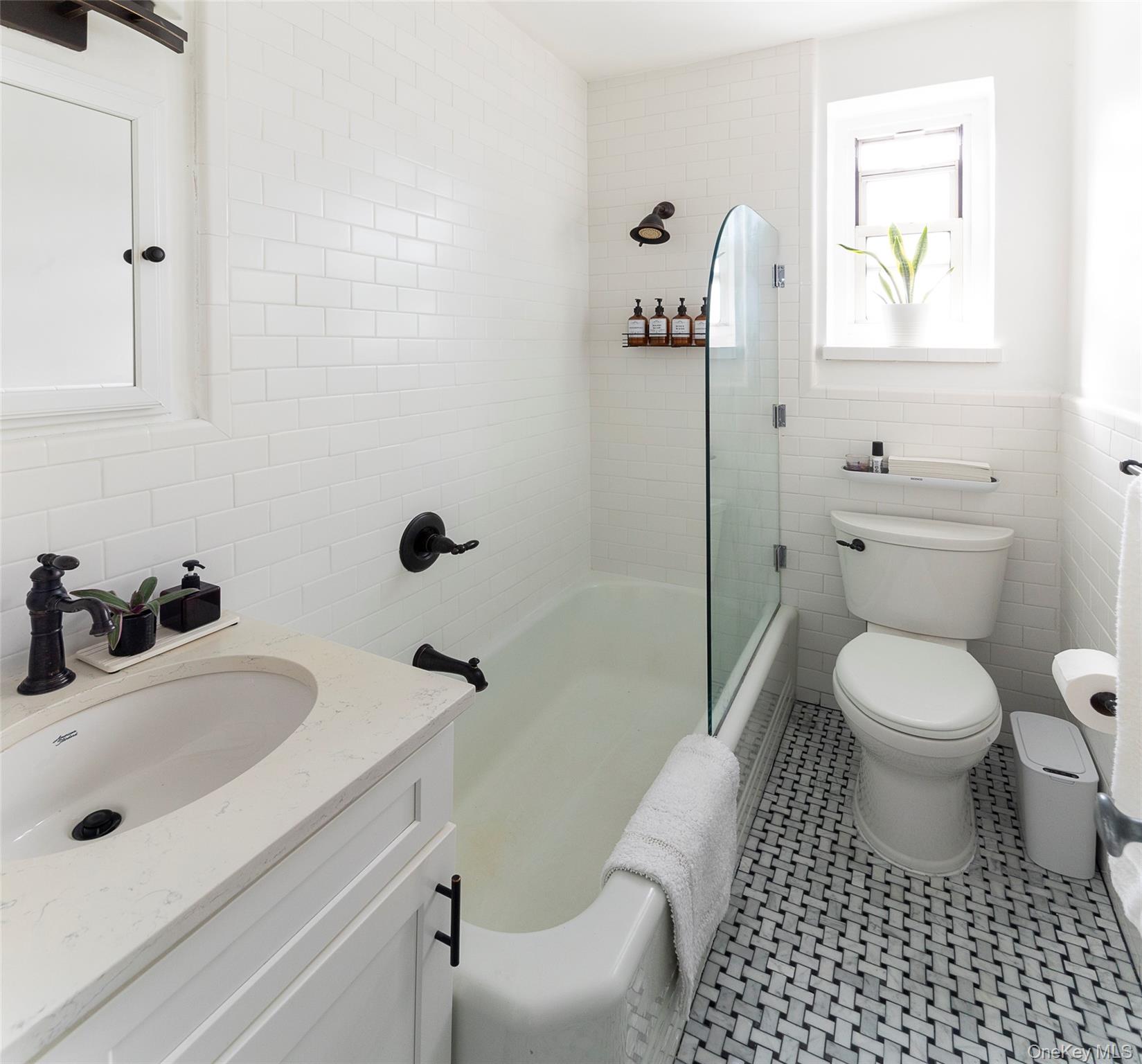 5 Midland Gardens, Unit 2H Bronxville, NY 10708 - Photo 9 of 14