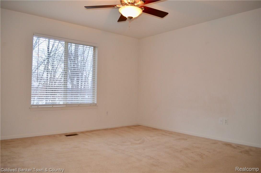 4708 Summer Ridge Drive Howell, MI 48843 - Photo 10 of 20 DSC_0007.jpg