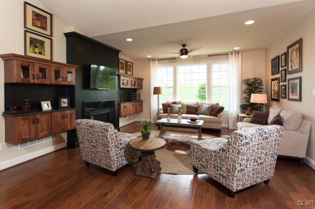 1128 Resolution Drive Bethlehem, PA 18017 - Photo 3 of 11 Gallery Image 3