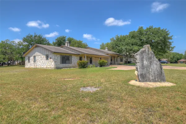 $1,795 | 3800 Foust Trail, Unit B, Georgetown, TX 78628