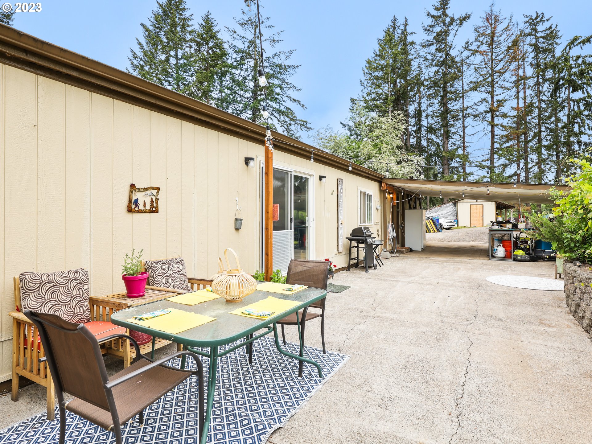16625 South Redland Road Oregon City, OR 97045 - Photo 17 of 28 a outdoor space with furniture