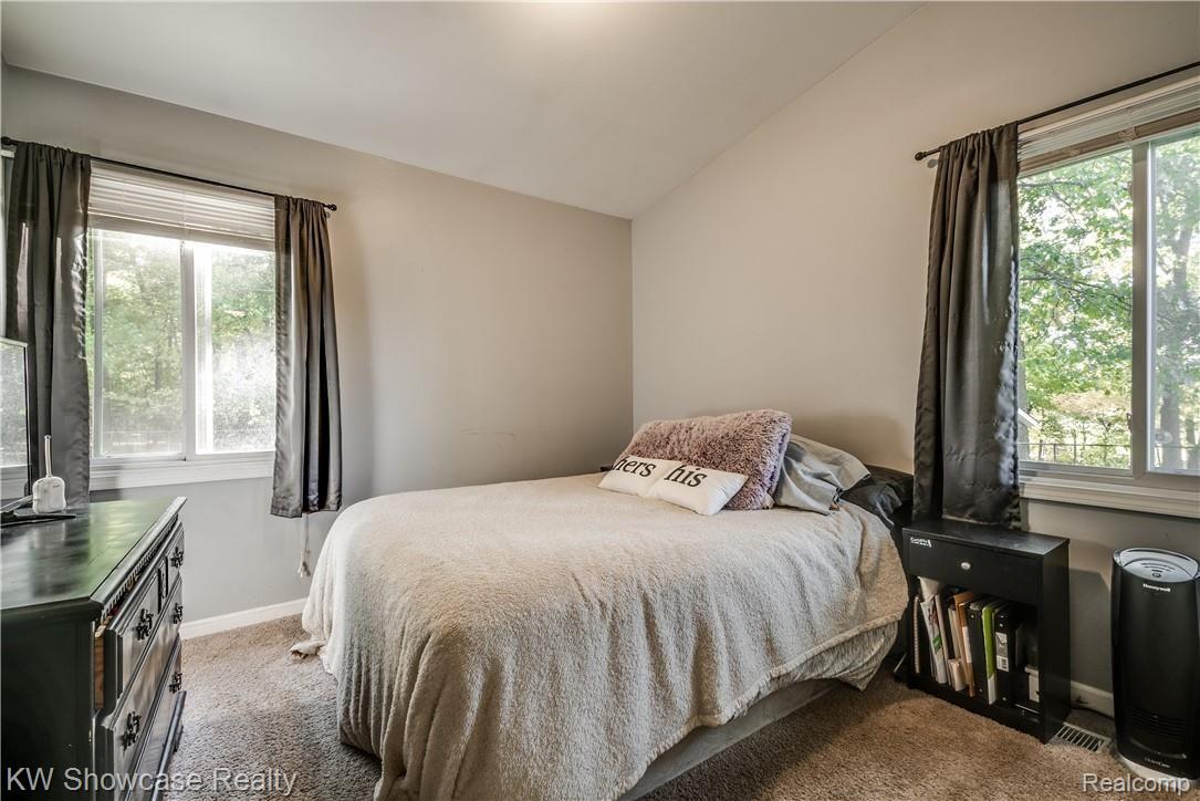 1388 Omega Road Walled Lake, MI 48390 - Photo 17 of 21 Interiors (12 of 20).jpg
