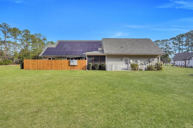 $625,000 | 2 Long Lake Drive, Bluffton, SC 29910