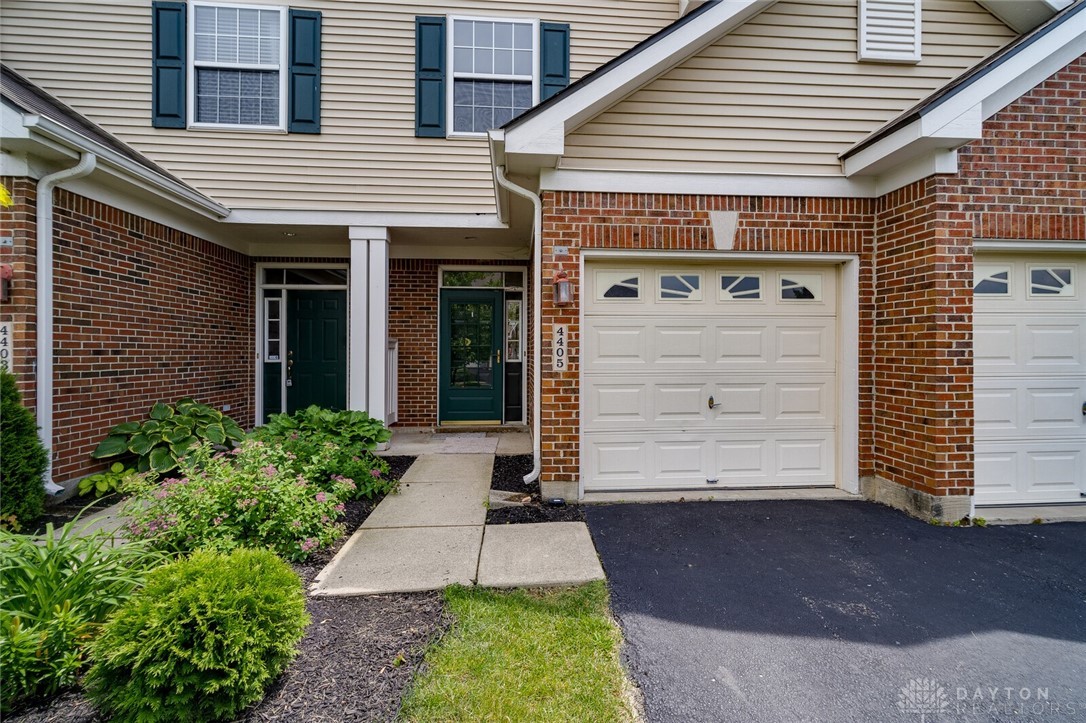 4405 Straight Arrow Road Dayton, OH 45430 - Photo 2 of 22
