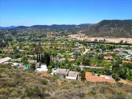 $1,095,000 | 3548 Laurashawn Lane, Escondido, CA 92026