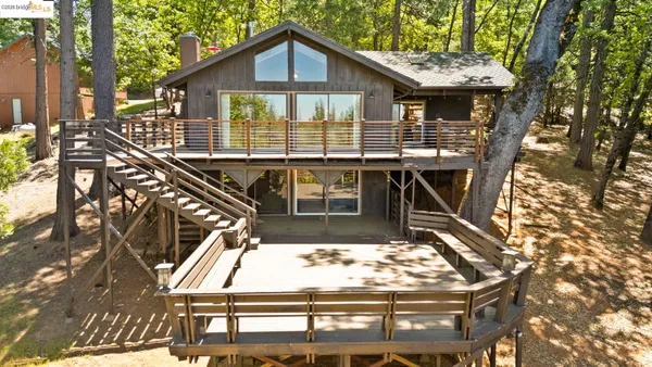 a view of outdoor space yard and deck